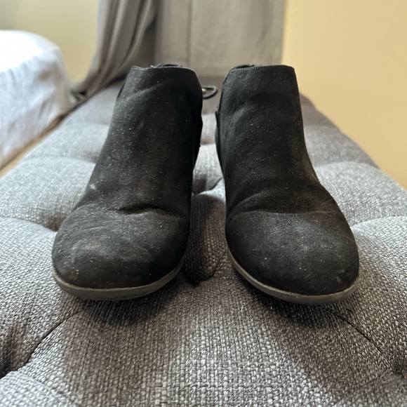 American Eagle black suede booties (US 5.5) - Picture 3 of 5